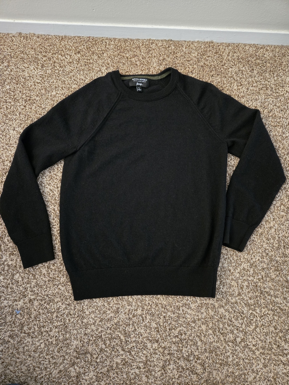 Banana Republic Italian Merino Woom Men’s Black Crewneck Sweater Size Large